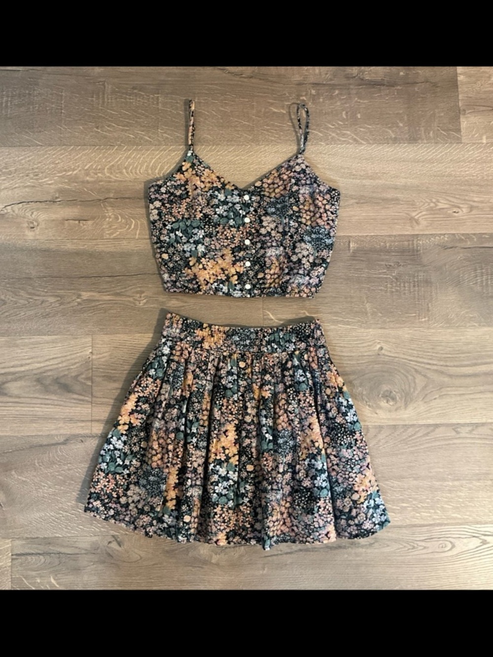 American Eagle cropped floral cami and mini skirt set, XS - Picture 3 of 13